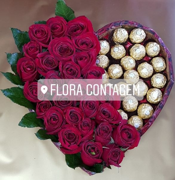 Coração de Rosas e Chocolates Flora Contagem